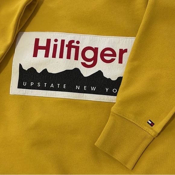 ‼️ Tommy Hilfiger yellow mustard crew neck sweater NYC size xs for fall months - Picture 2 of 4